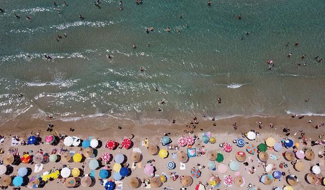 Aydın'ın turistik ilçelerinde bayram yoğunluğu yaşanıyor