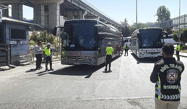 Büyük İstanbul Otogarı'nda polisin bayram denetimi sürüyor