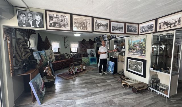 Emekli öğretmen, evinin garajında 4 bin eser sergiliyor