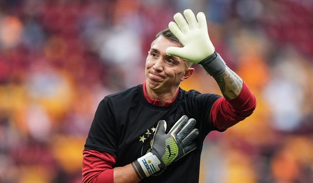 Galatasaray kariyerini sonlandıran Muslera, İstanbul'dan ayrıldı