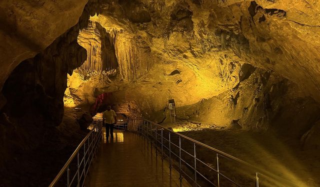 Gökgöl Mağarası bayram tatilinde yaklaşık 4 bin kişiyi ağırladı