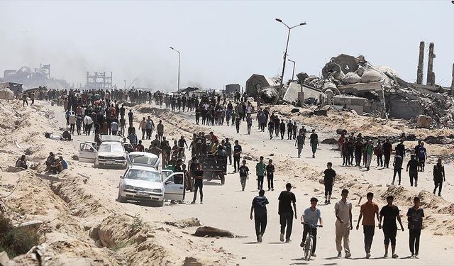 İsrail ordusu Gazze Şeridi'nde yardım bekleyen 32 Filistinliyi öldürdü