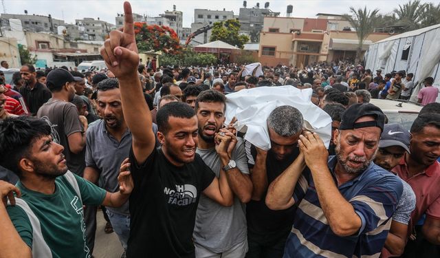İsrail'in Gazze Şeridi'ne son 24 saatte düzenlediği saldırılarda 51 Filistinli hayatını kaybetti