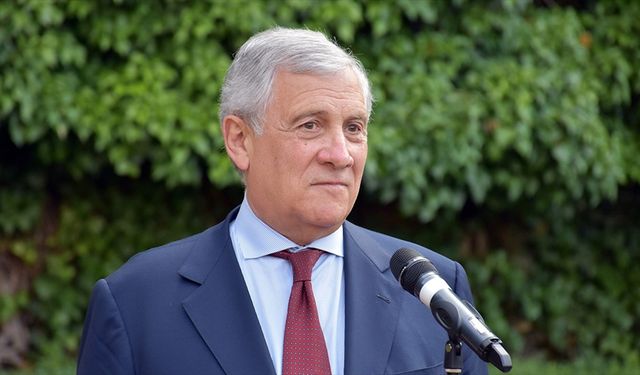 İtalya: (NATO'da savunma harcamaları) İspanya da herkes gibi kurallara saygı göstermek zorunda