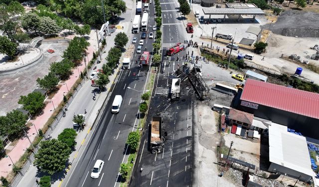 Sakarya'da 3 tırın karıştığı kazada 1 kişi öldü, 2 kişi yaralandı