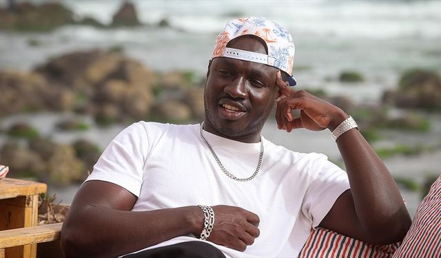 Senegalli aktivist sörfçü Thiaw'dan, okyanusları korumak için "sıfır atık" seferberliği