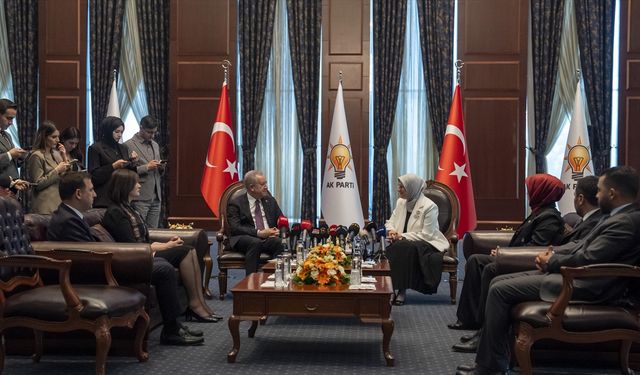 Siyasi partilerde bayramlaşma ziyaretleri