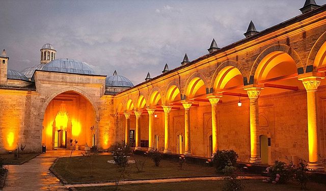 Sultan II. Bayezid Külliyesi Sağlık Müzesi geceleri de ziyaretçilerini ağırlayacak