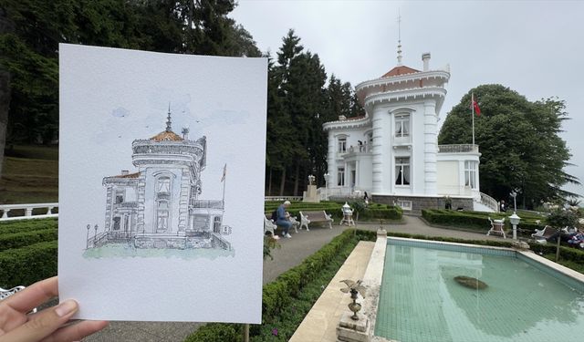Tarihi yapıları mürekkepli kalemle resmediyor