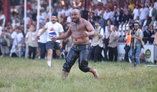 664. Tarihi Kırkpınar Yağlı Güreşleri'nde başpehlivanlığı Orhan Okulu kazandı