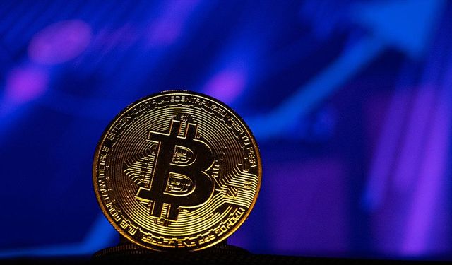 Bitcoin'in fiyatı rekor serisine devam ederek, 122 bin doların üzerine çıktı