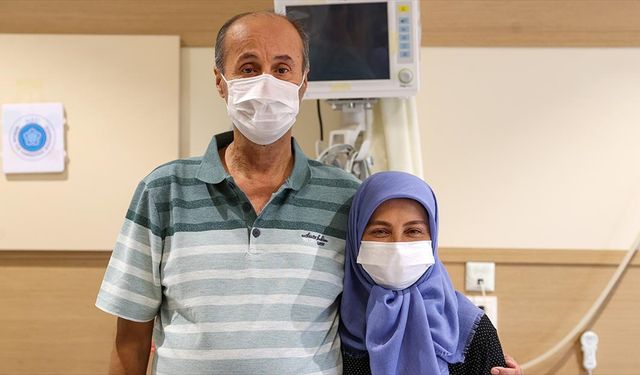 Böbrek nakli bekleyen kardeşlerin yüzü bir ay arayla aynı hastanede güldü