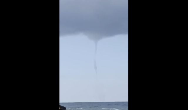 Düzce'de denizde hortum oluştu