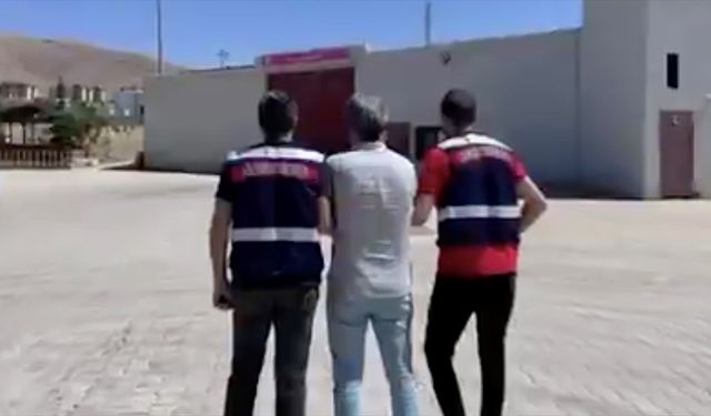 FETÖ'ye yönelik 26 ildeki operasyonlarda 77 şüpheli yakalandı