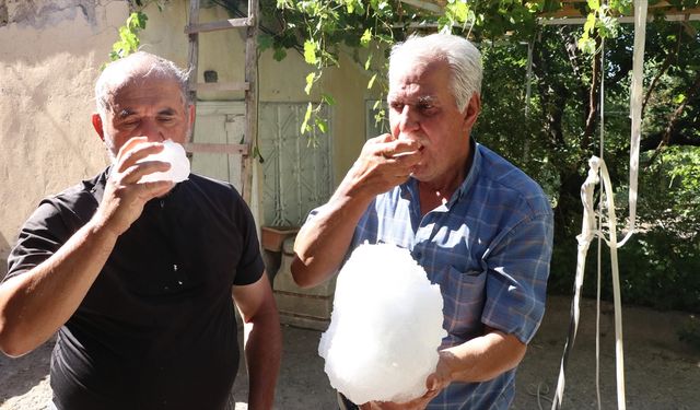 Kışın kuyulara doldurdukları karın suyu ile yaz sıcağında serinliyorlar