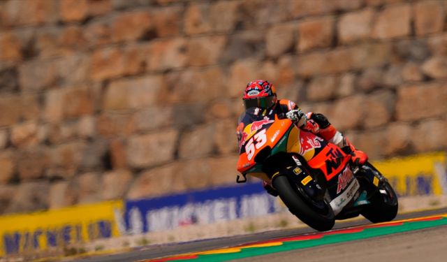 Milli motosikletçi Deniz Öncü, Dünya Moto2 Şampiyonası'nın Almanya yarışını kazandı