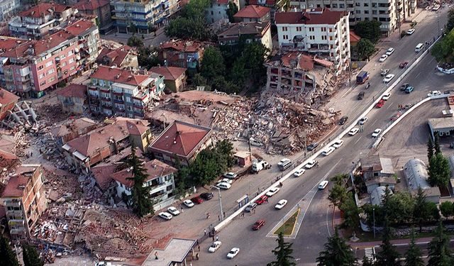 17 Ağustos Marmara Depremi'nin üzerinden 26 yıl geçti