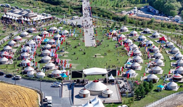 Ahlat'taki Malazgirt Zaferi kutlamaları yoğun katılımla devam ediyor