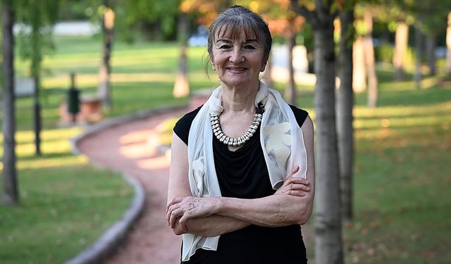 Balenin izinde bir ömür: 77 yaşındaki Kırgız balerin Tokombayeva, mesleğini yeni nesillere aktarıyor