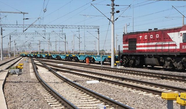 Bu yıl 127 yeni nesil milli yük vagonu raylara indi