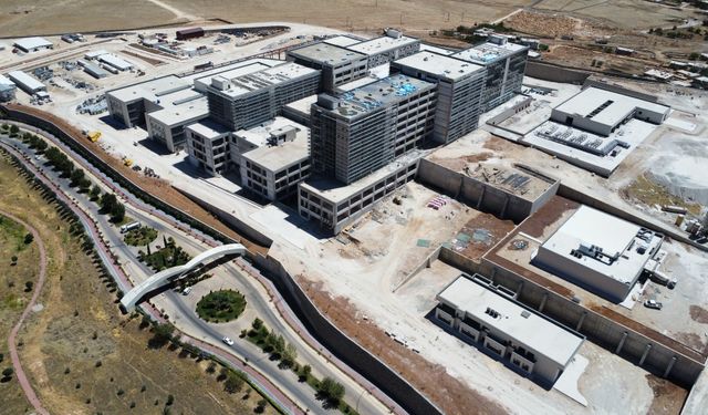 Doğu'da daha kaliteli ve konforlu hizmet için hastaneler yükseliyor