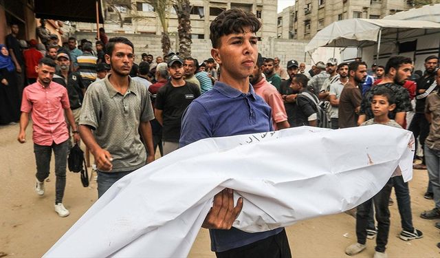 İsrail'in Gazze'ye düzenlediği son saldırılarda 12 Filistinli hayatını kaybetti