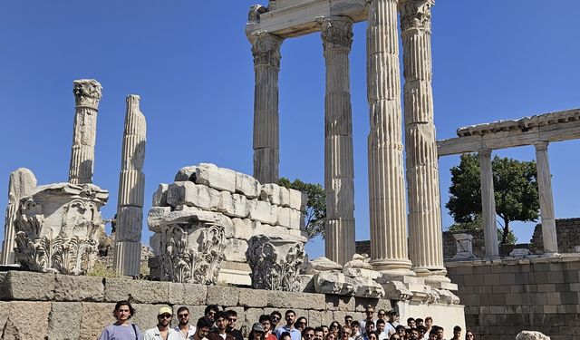 Lokman Hekim Sağlık Vakfı'ndan Bergama'daki tarihi Asklepion'a ziyaret