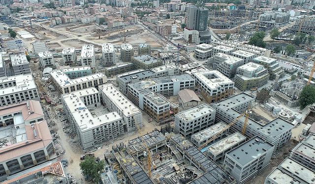 Malatya'da ticaretin çarkları güvenli binalarda dönecek