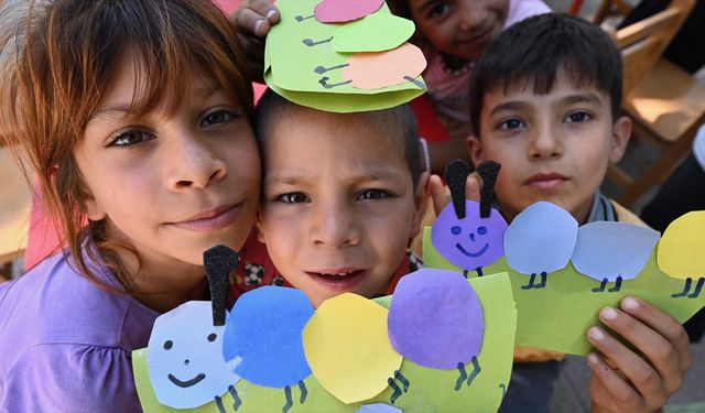 Mevsimlik tarım işçilerinin çocukları, fındık bahçelerinde çalışmak yerine okulda eğlenip öğreniyor