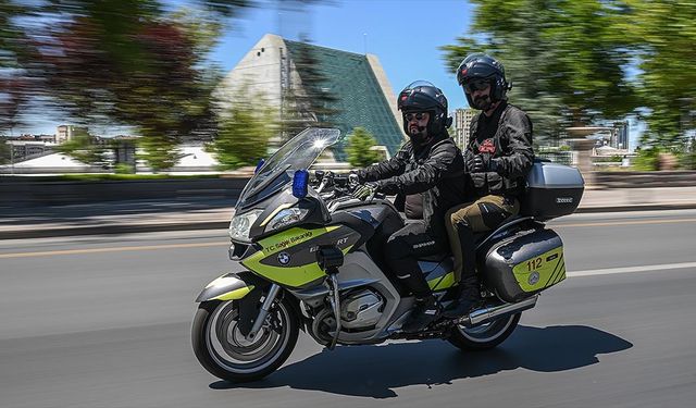 Motosiklet ambulans ekipleri hastaya hızla ulaşarak etkin müdahale sağlıyor