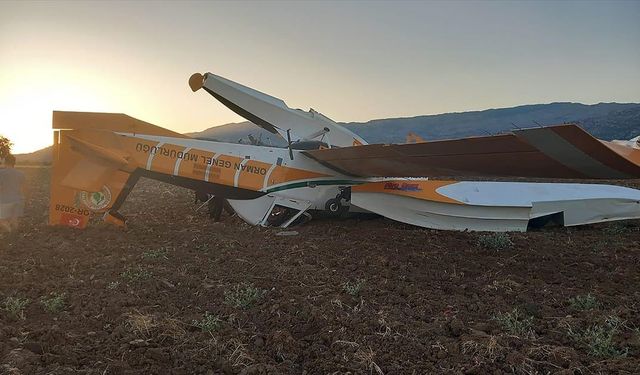 Muğla'da yangın söndürme uçağı tarlaya zorunlu iniş yaptı