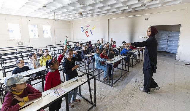 UNRWA: Gazze'de 660 bin çocuk üçüncü yıldır okula gidemiyor