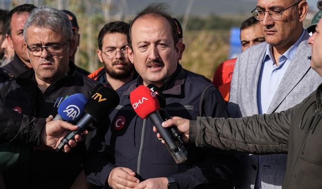 AFAD Başkanı Pehlivan'dan Foça'daki sel sonrası yürütülen çalışmalara ilişkin açıklama