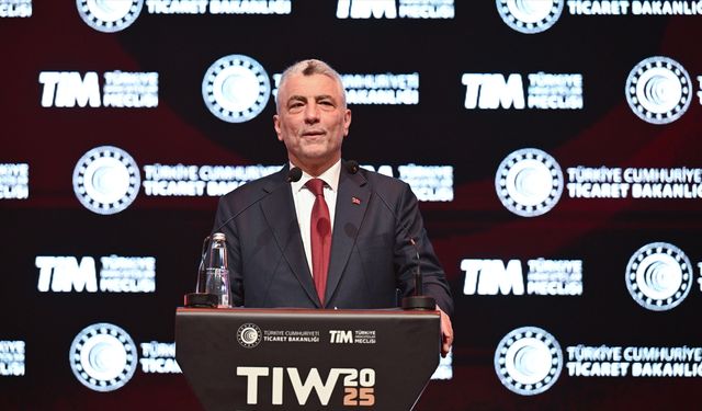 Bakan Bolat: Almanya'ya ilk partide 100 adet Togg otomobil ihraç edildi, yıl sonuna kadar bu sayı 1000'e yaklaşacak