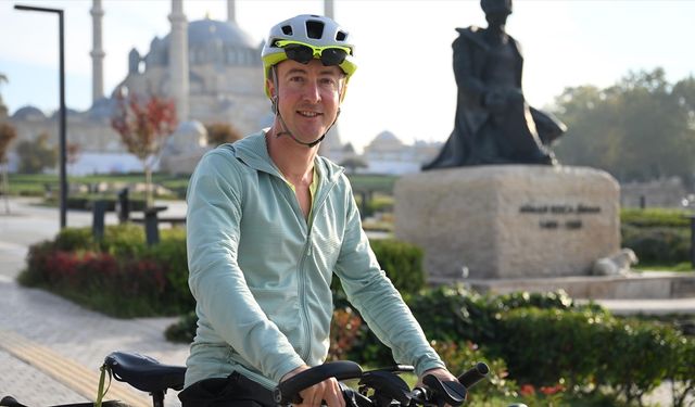 Çocukluk arkadaşı anısına Edinburgh'dan İstanbul'a bağış toplamak amacıyla seyahat ediyor