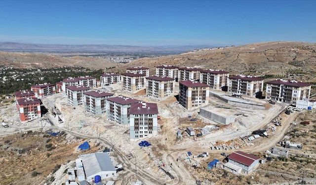 Depremlerden etkilenen Yeşilyurt'ta afetzedeler için yapılan 512 konutta sona gelindi