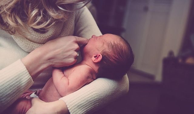 Doğurganlık çağında doğurmak ve emzirmek meme kanseri riskini azaltıyor