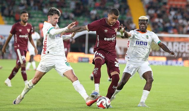 'En az gol yiyen' Göztepe, 'namağlup' ünvanını kaybetti