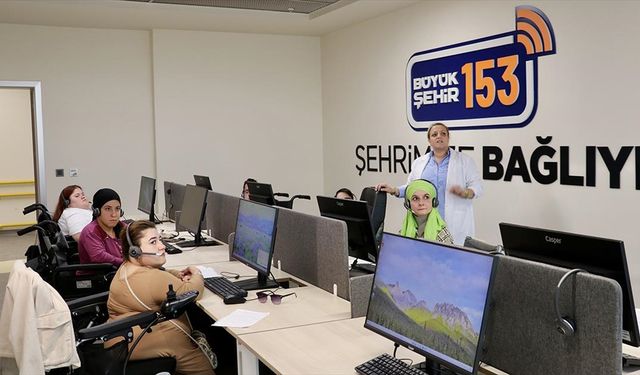 Engelsiz yaşam merkezinde eğitim alan özel bireyler, sosyalleşip iş hayatına kapı aralıyor