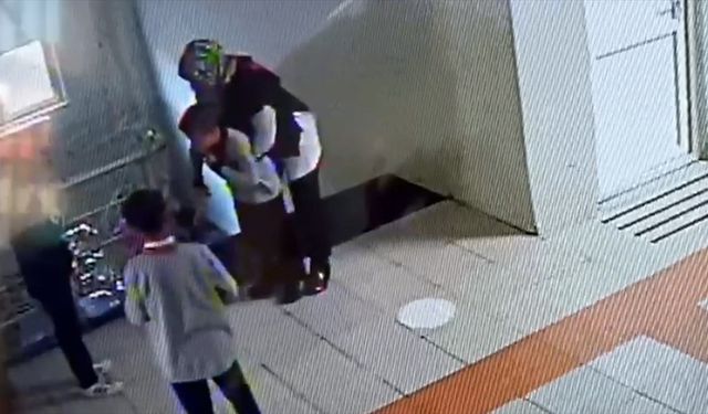 Erzurum'da nefes borusuna yiyecek kaçan öğrenci, öğretmenin Heimlich manevrasıyla kurtarıldı