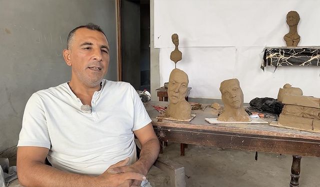 Filistinli sanatçı, Gazze halkının saldırılarla değişen hayatlarını heykellere yansıtıyor