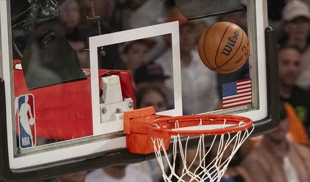 NBA'de San Antonio Spurs sezona galibiyetle başladı