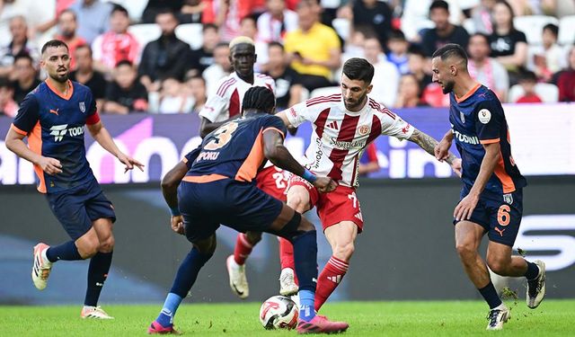 RAMS Başakşehir, deplasmanda Hesap.com Antalyaspor'u 4-0 yendi