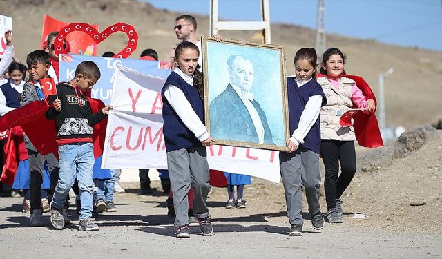 Sınır köyünde yürekleri ısıtan Cumhuriyet coşkusu