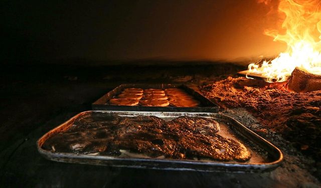 Tescilli 'Bursa tahinli pidesi' siyah susam tahiniyle hazırlanarak beğeniye sunuldu