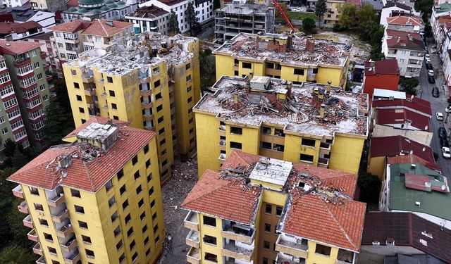 Bakan Kurum, Yarısı Bizden Kampanyası ile yeniden inşa edilecek Doğuş Sitesinin görüntülerini paylaştı