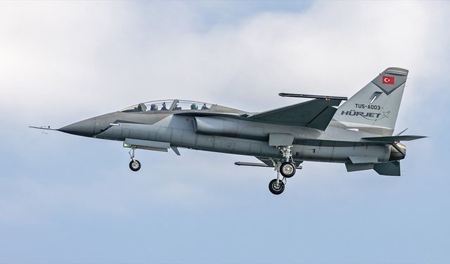 HÜRJET 3 koldan hedefe ilerliyor