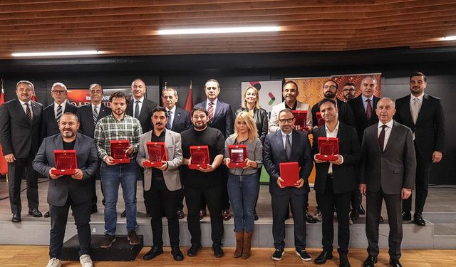 'İsmail Sarıkaya Sarı Kırmızı Kareler' fotoğraf yarışmasının ödül töreni yapıldı