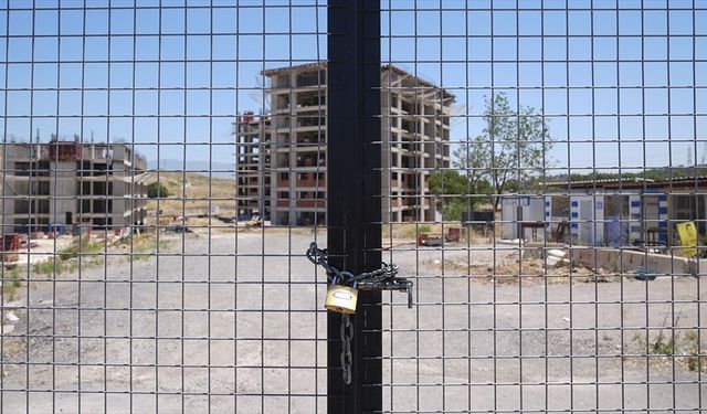 İzmir'de kentsel dönüşüm hak sahiplerinden Büyükşehir Belediyesine kira tepkisi