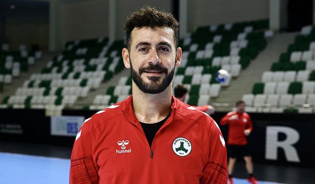 Öğretmen hentbolcu Enes Gümüşok, başarılı sporcular yetiştirecek
